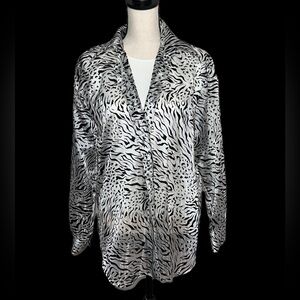 Stylish Black and White Animal Print Women's Top